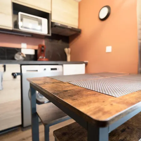 La Douce Parenthese شقة لووْ